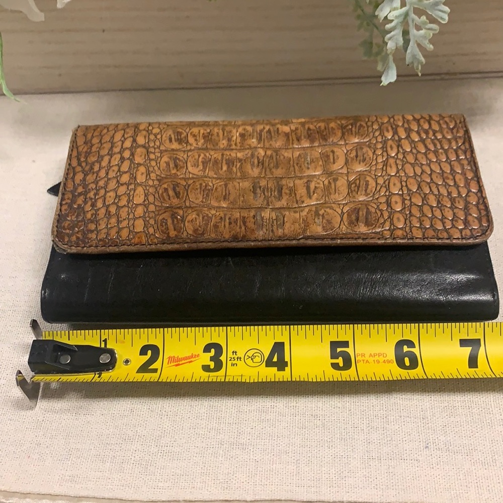 Brahmin wallet